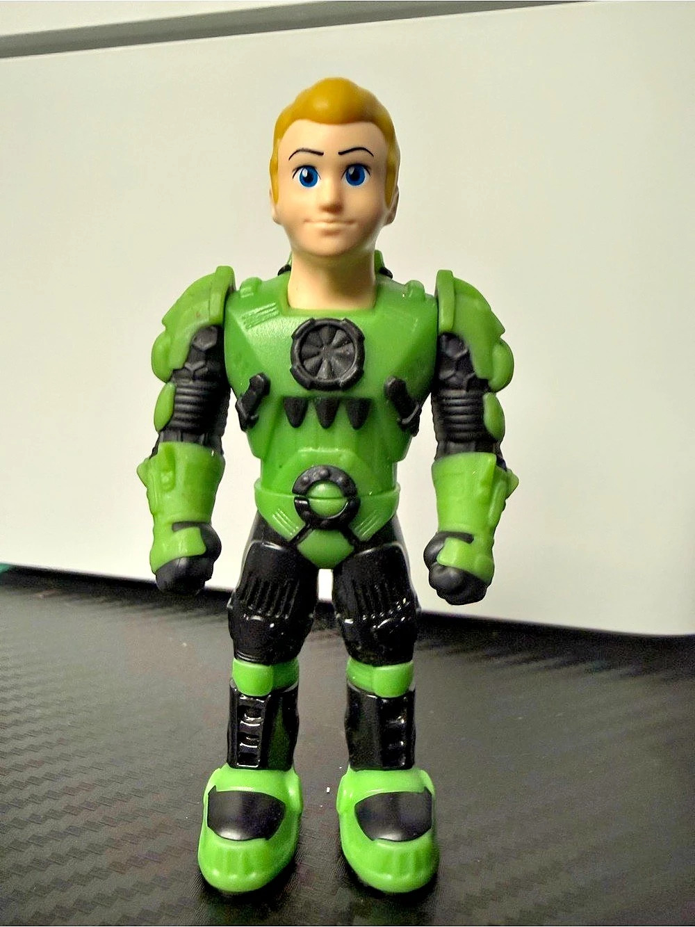 Fisher-Price Planet Heroes Earth Ace Green Space Suit Figure
